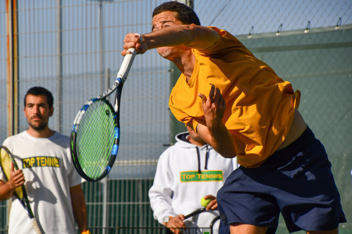 Entrenamiento Saque. Centro alto Rendimiento Top Tennis