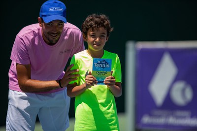 Jóvenes talentos de la Escuela de Tenis Top Tennis.