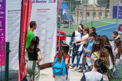 Los colegios de Igualada visitan el Torneo. Los colegios de Igualada visitan el Torneo.